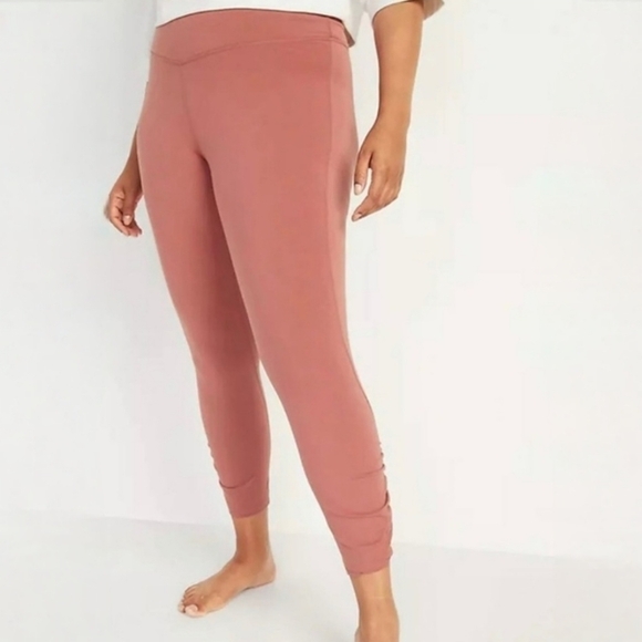 Old Navy Extra High-Waisted Power Chill Ruched Leggings Dusty Red M - Picture 13 of 13